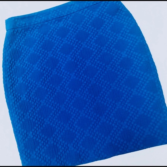 Like NEW! Banana Republic Pencil Skirt - Picture 2 of 7